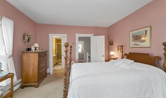 19 Church St, Alton, NH 03809