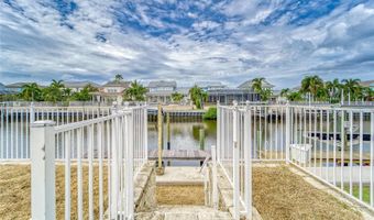 5718 SEA TURTLE Pl, Apollo Beach, FL 33572