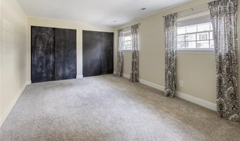 407 Palermo Dr, Ballwin, MO 63021