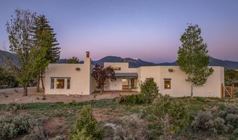 206 Hondo Seco Rd, Arroyo Seco, NM 87514