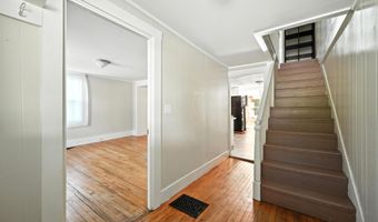 133 Riverside Dr, Augusta, ME 04330