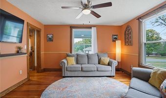 1115 7th St, Baldwin City, KS 66006