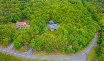 146 Algonquin Trl, Albrightsville, PA 18210