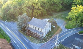2165 STATE St, Alburtis, PA 18011
