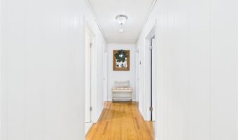 30 Alvin St, Warwick, RI 02886