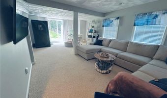 20 Canton Ct, Cranston, RI 02921
