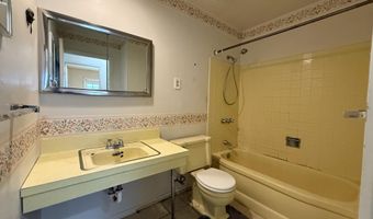 19 Courtland Ln, Aberdeen, NJ 07747
