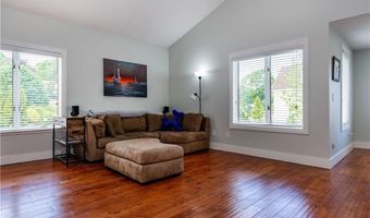 3976 Post Rd, Warwick, RI 02886