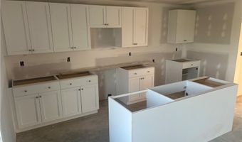 38 Coachman Ln, Autryville, NC 28318