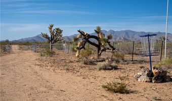 7190 E Red Barrel Rd, Yucca, AZ 86438