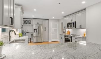 20 Lamplight Dr 29, Atkinson, NH 03811