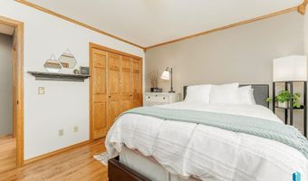 408 N Oak Ridge Rd, Brandon, SD 57005