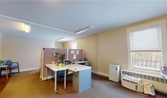 460 E Main Rd, Middletown, RI 02840