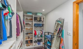 76 Midvale Ave, Cranston, RI 02920