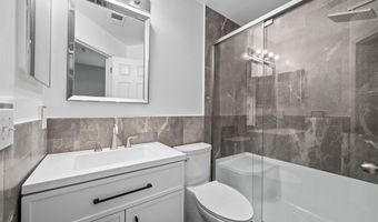 32 MARINA Dr, Bayonne, NJ 07002