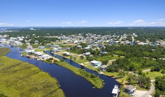 825 Larkspur Ln, Bay St. Louis, MS 39520