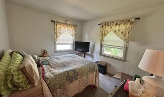 35 Hillcrest Ter, Brattleboro, VT 05301