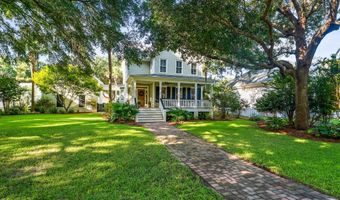 4 Waterbird Dr, Beaufort, SC 29907
