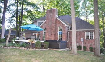 114 Chaudoin Dr, Angola, IN 46703