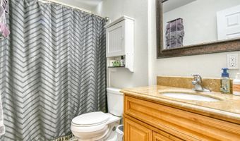 424 E DARWIN St, Athena, OR 97813