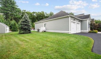 121 Stillwater Rd, Smithfield, RI 02917