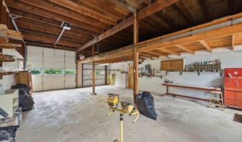 830 CHICAGO Ave, Bandon, OR 97411