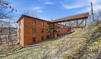 111-121 Locust St, Ambridge, PA 15003