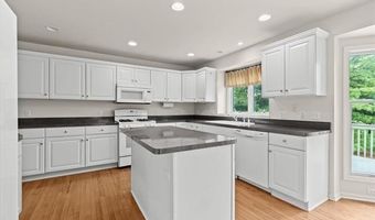 4870 LYTHAM Ln, Ann Arbor, MI 48103