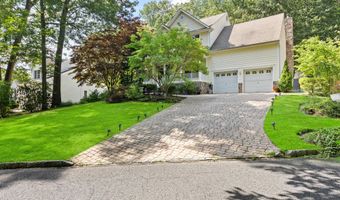 13 Victorian Woods Dr, Atlantic Highlands, NJ 07716