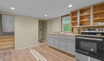51 Knotty Oak Shr, Coventry, RI 02816