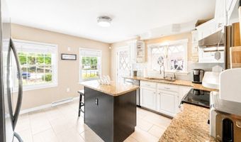 11 Autumn Ln, Attleboro, MA 02703