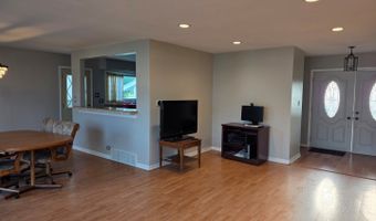 1719 W Lexington Dr, Arlington Heights, IL 60004
