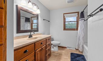 1022 E CAPITOL Dr, Appleton, WI 54911