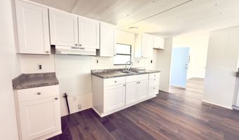97883 Court St 31, Brookings, OR 97415