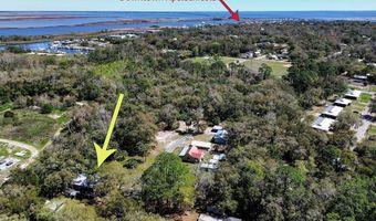 331 Lanesville Dr, Apalachicola, FL 32320