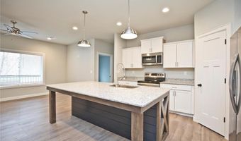 34 Holly Dr A, Bentonville, AR 72712