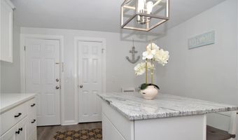 194 S Pier Rd, Narragansett, RI 02882