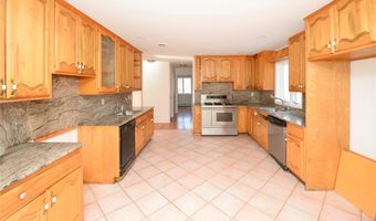 7 Kile Ct, Airmont, NY 10952