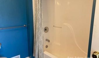 1023 Bluestem Ln, Ann Arbor, MI 48103