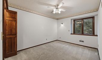 22020 171 St, Basehor, KS 66007