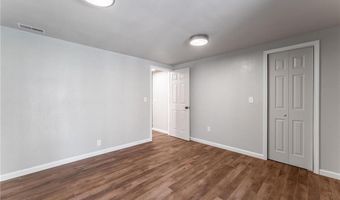 4 Gretchen Ln, Bella Vista, AR 72715