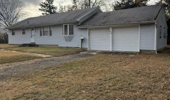 574 Hopping Rd, Belford, NJ 07718