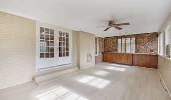 409 Peach Ave, Albertville, AL 35950