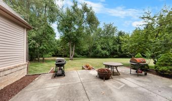 2086 Valleyview Dr, Ann Arbor, MI 48105