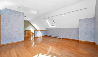 8 Horseshoe Dr, Acton, MA 01720