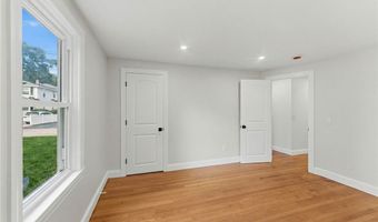 28 Plain St, East Providence, RI 02916