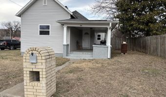 141 W College St, Aurora, MO 65605