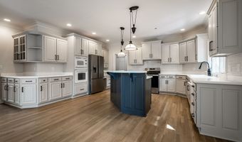 10571 Chatham Ct, Carmel, IN 46032