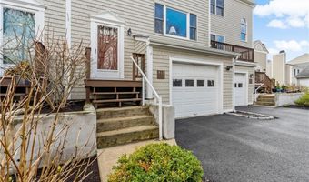 413 North Ln, Bristol, RI 02809