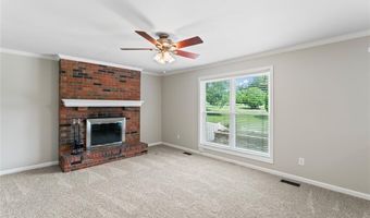 6029 Terri Lynn Dr, Affton, MO 63123